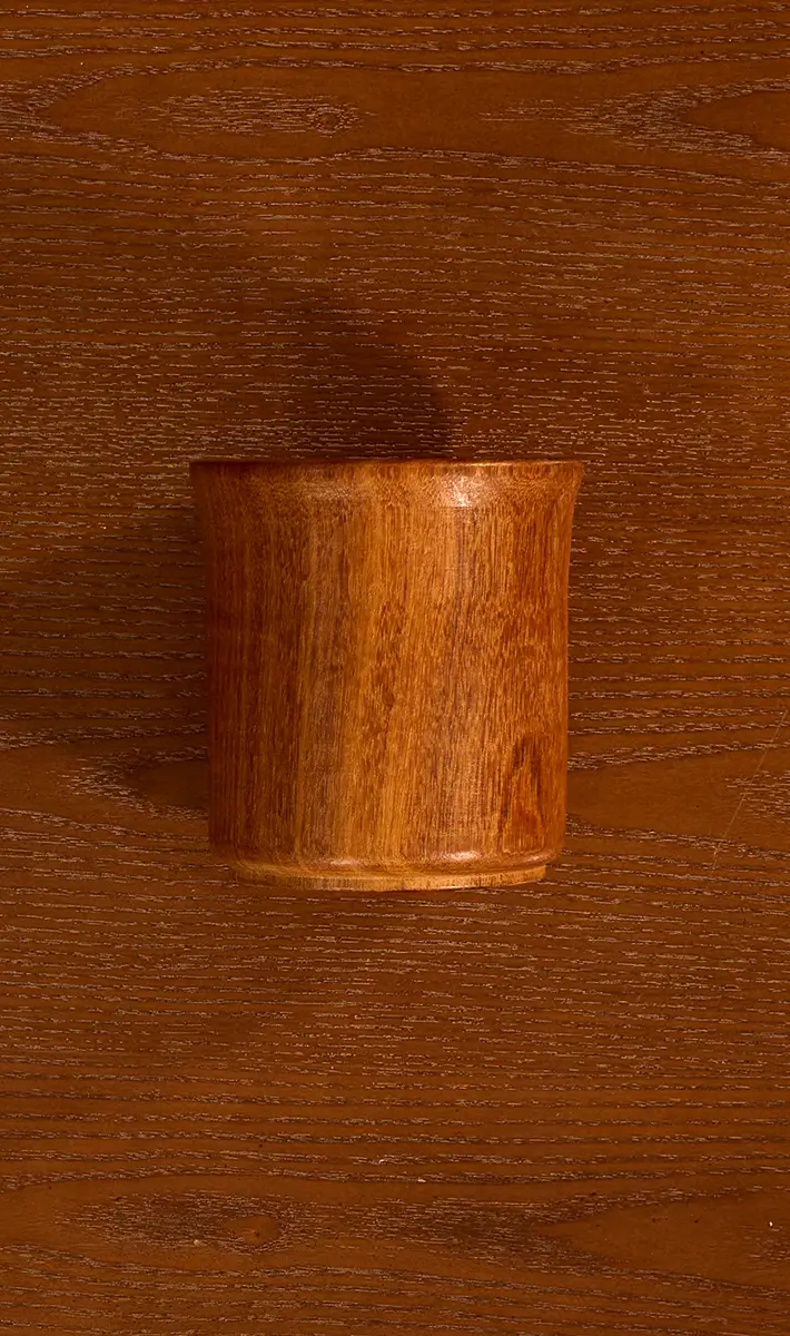 Omi essential cup made from reclaimed wood – Àtúnlo Collection by Majeurs